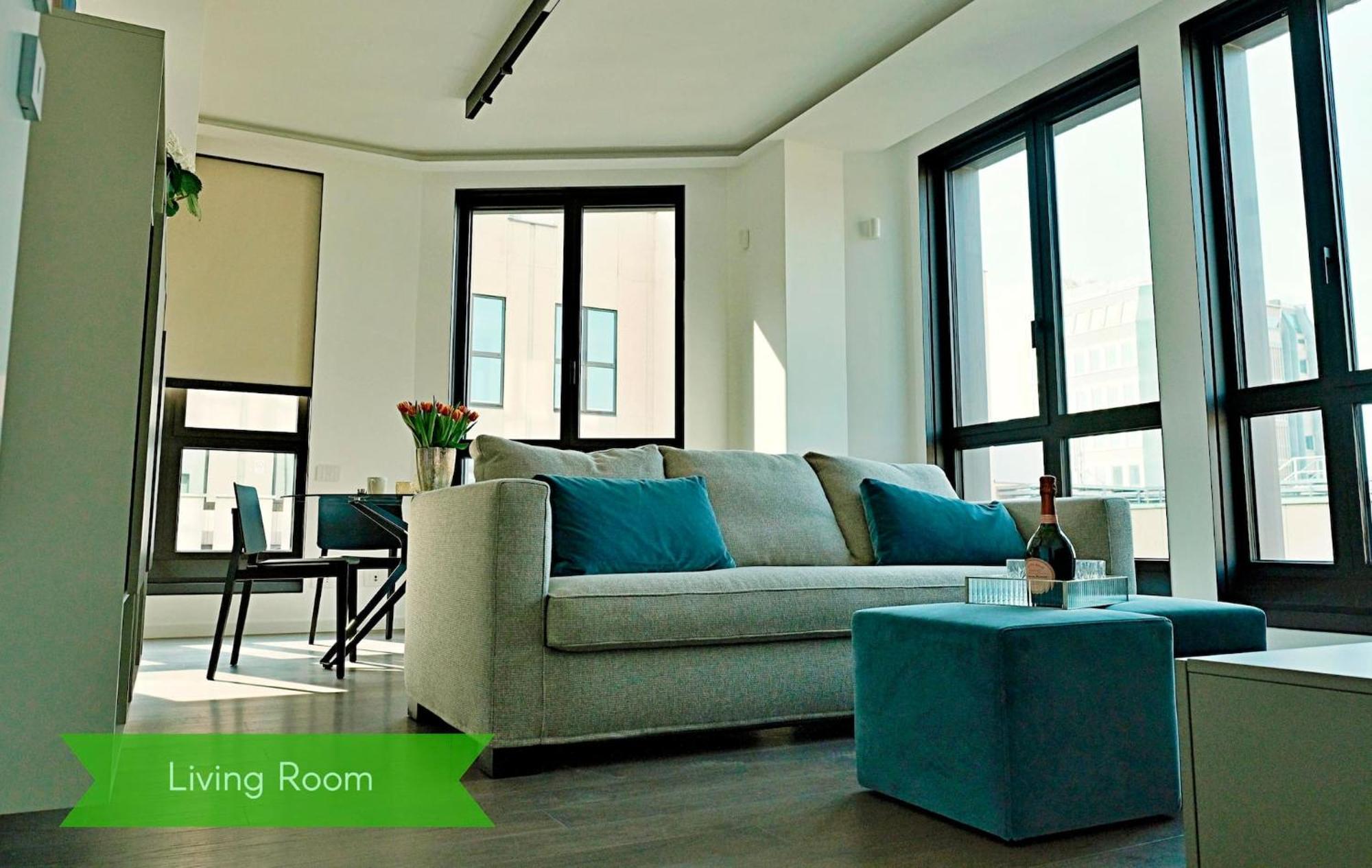 Apartment San Babila Tower With Panoramic Terrace Overlooking Duomo By Rentopolis