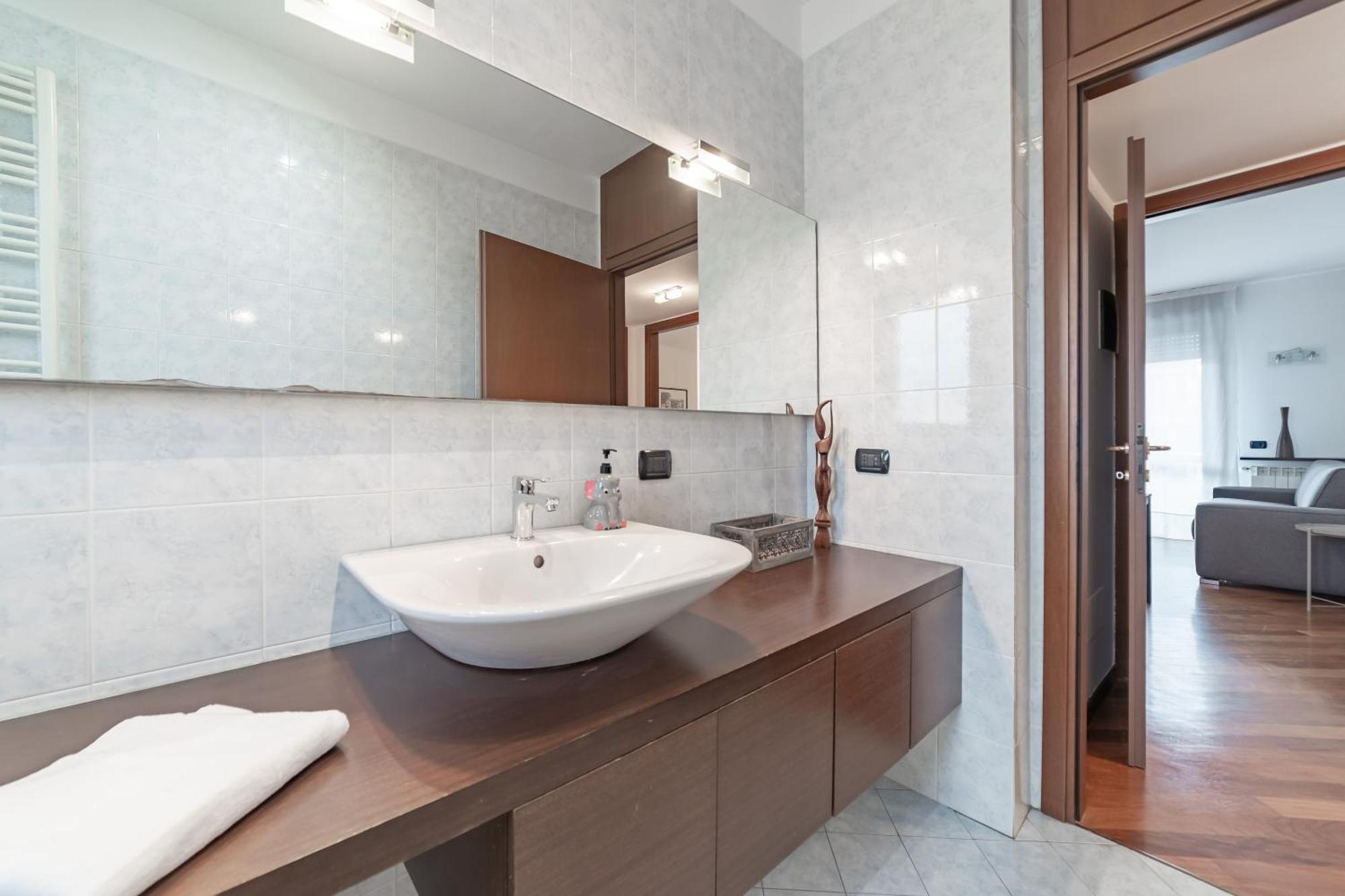 Appartamento 10 Minutes From Bocconi, Elegance And Comfort