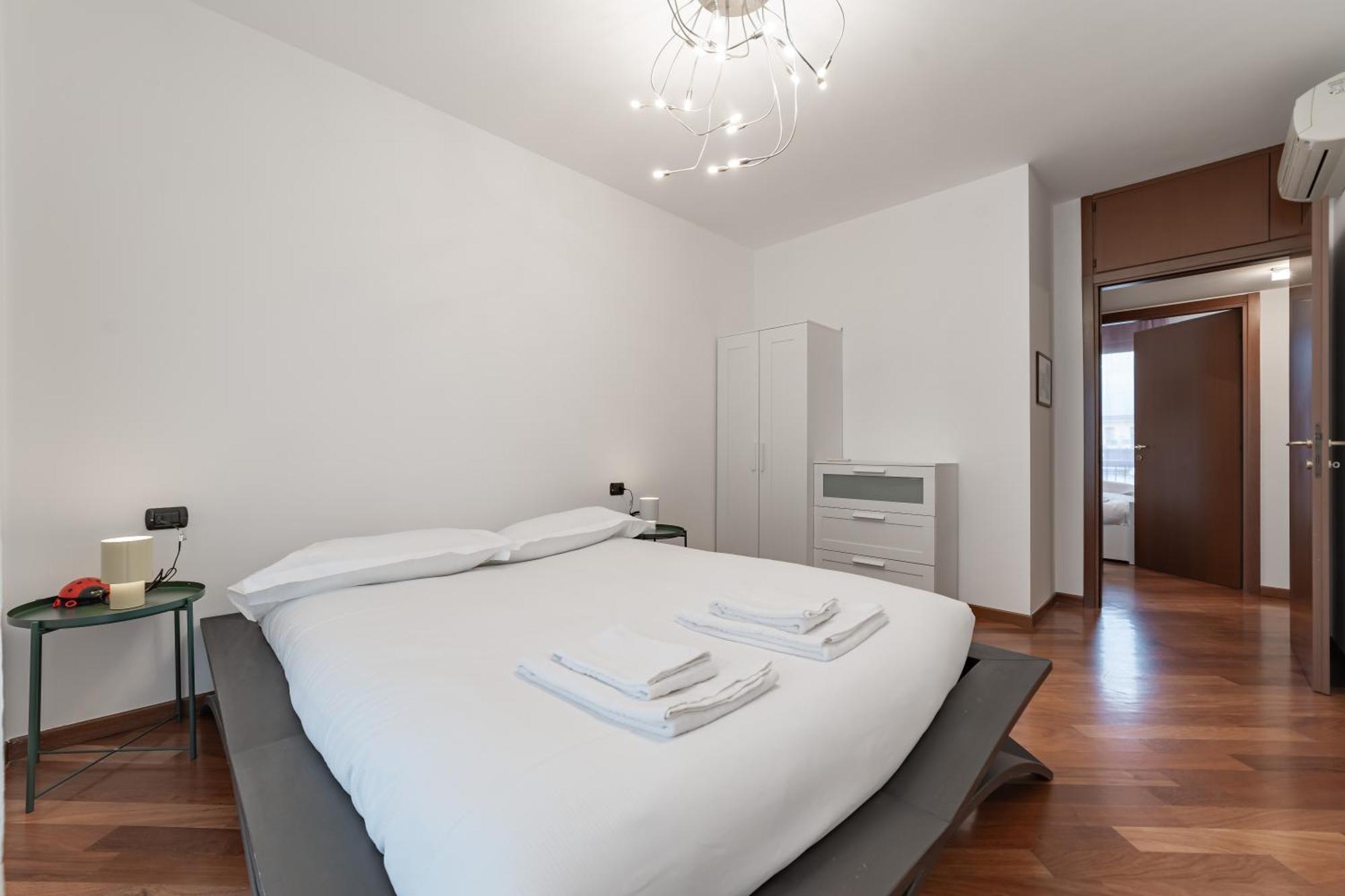 Appartamento 10 Minutes From Bocconi, Elegance And Comfort