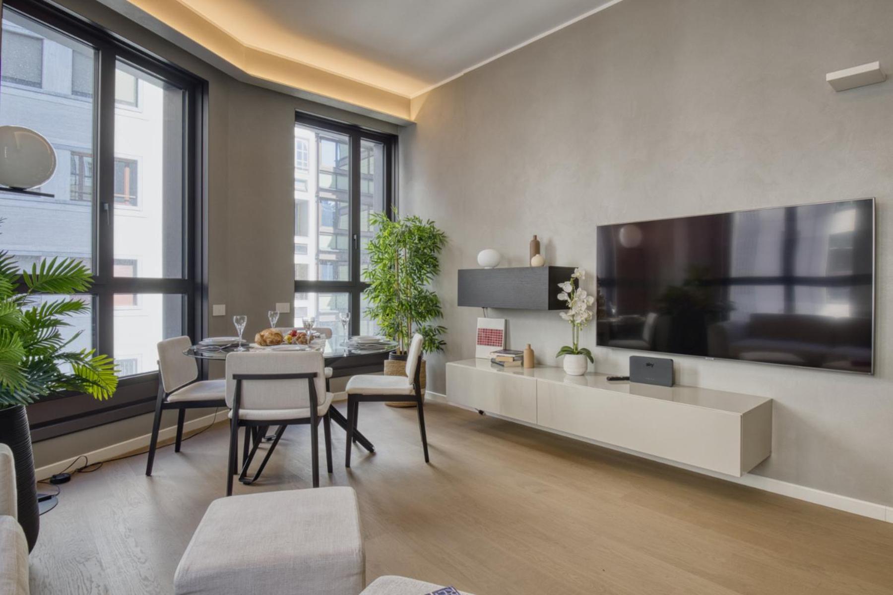 Apartment San Babila Tower With Panoramic Terrace Overlooking Duomo By Rentopolis Mailand