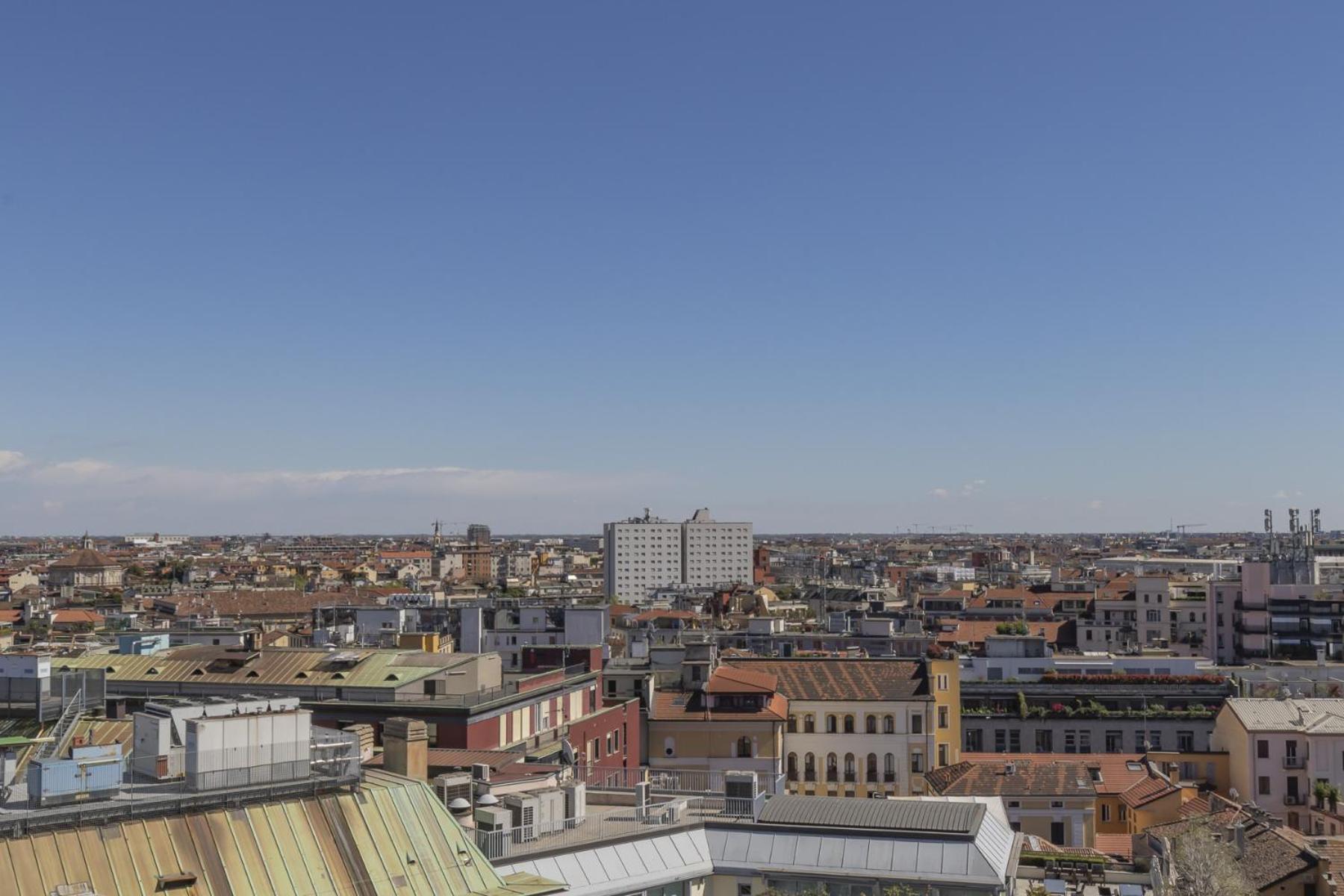 Apartment San Babila Tower With Panoramic Terrace Overlooking Duomo By Rentopolis