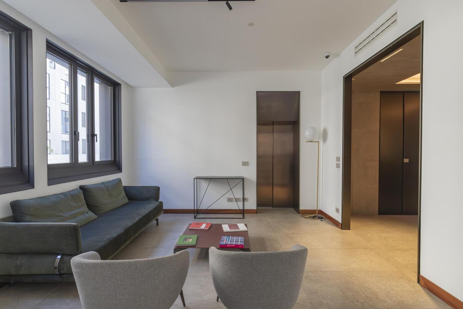 San Babila Tower With Panoramic Terrace Overlooking Duomo By Rentopolis Apartment Mailand