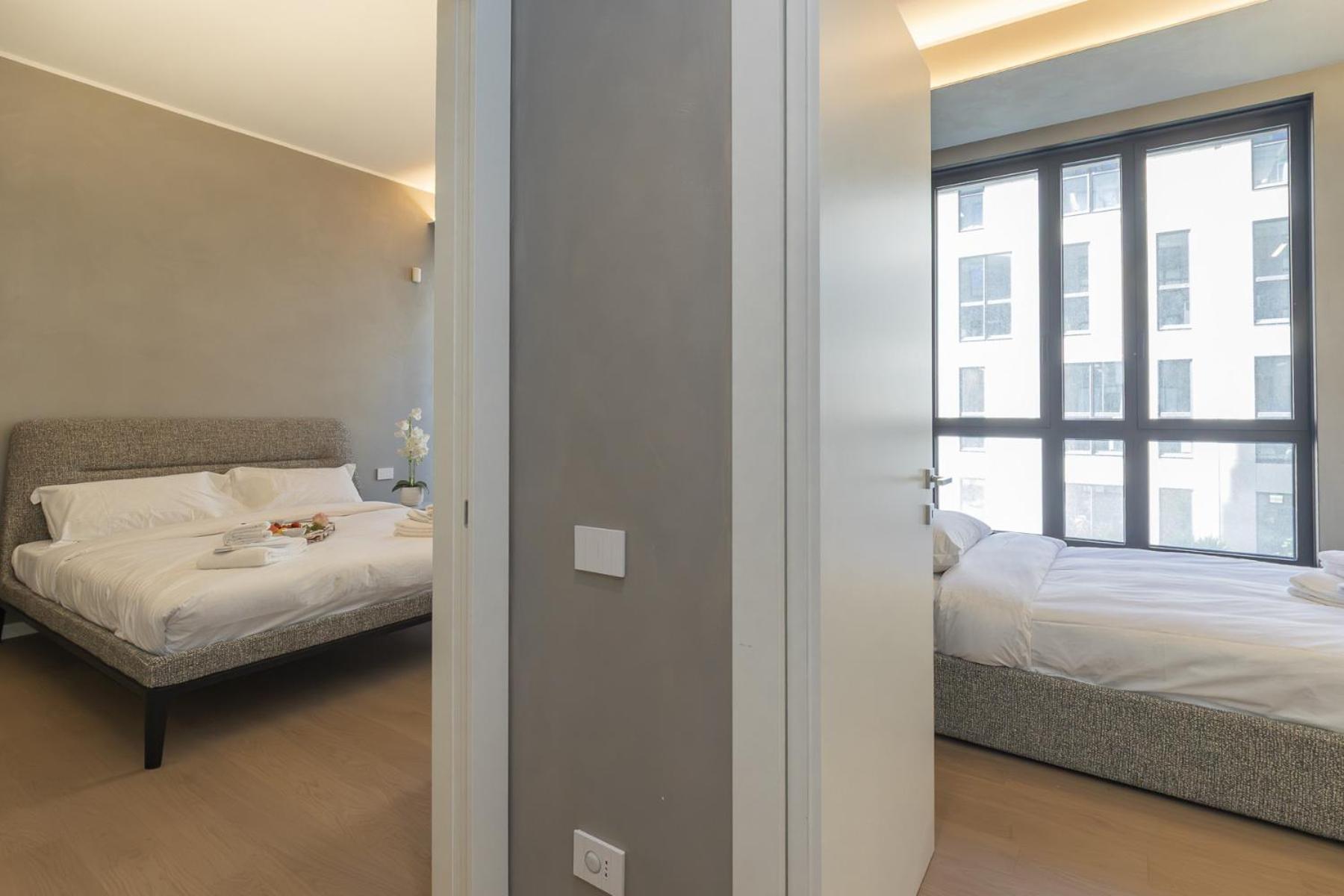 San Babila Tower With Panoramic Terrace Overlooking Duomo By Rentopolis Apartment