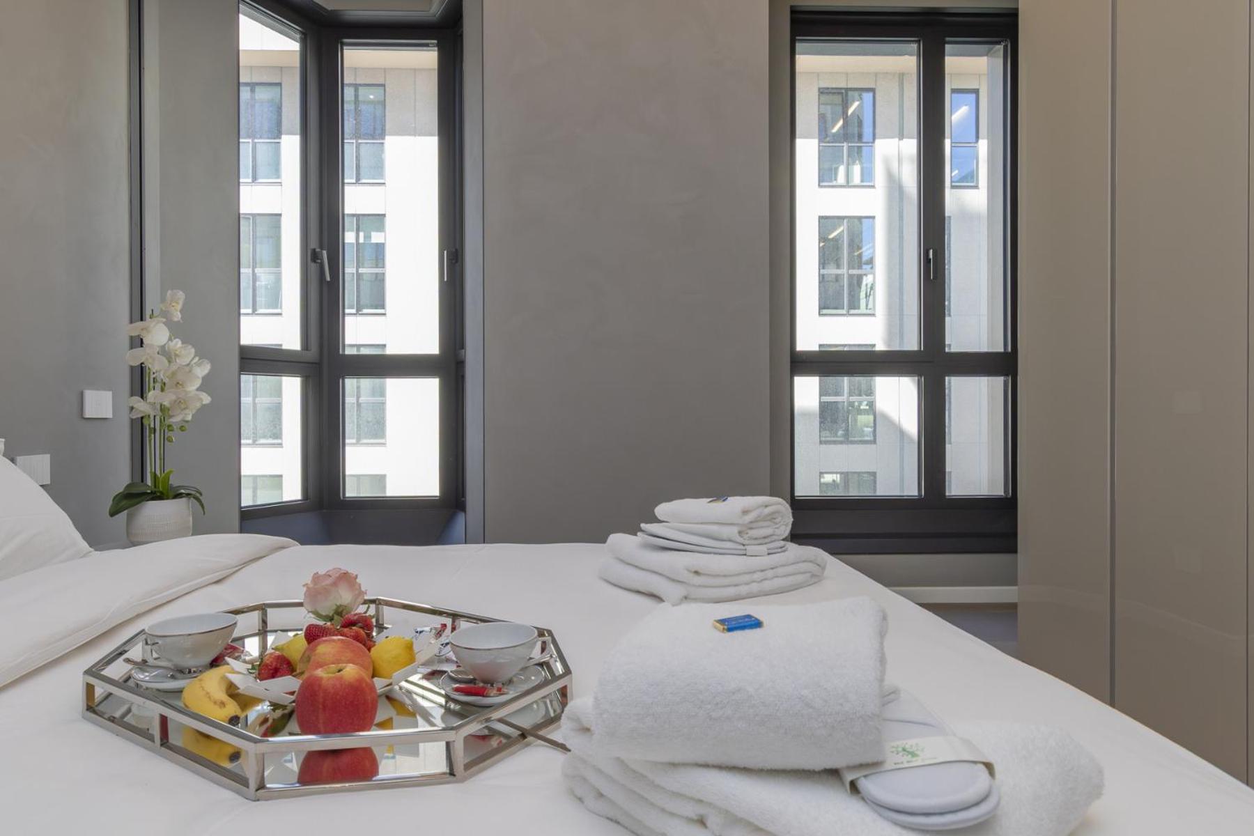 Apartment San Babila Tower With Panoramic Terrace Overlooking Duomo By Rentopolis