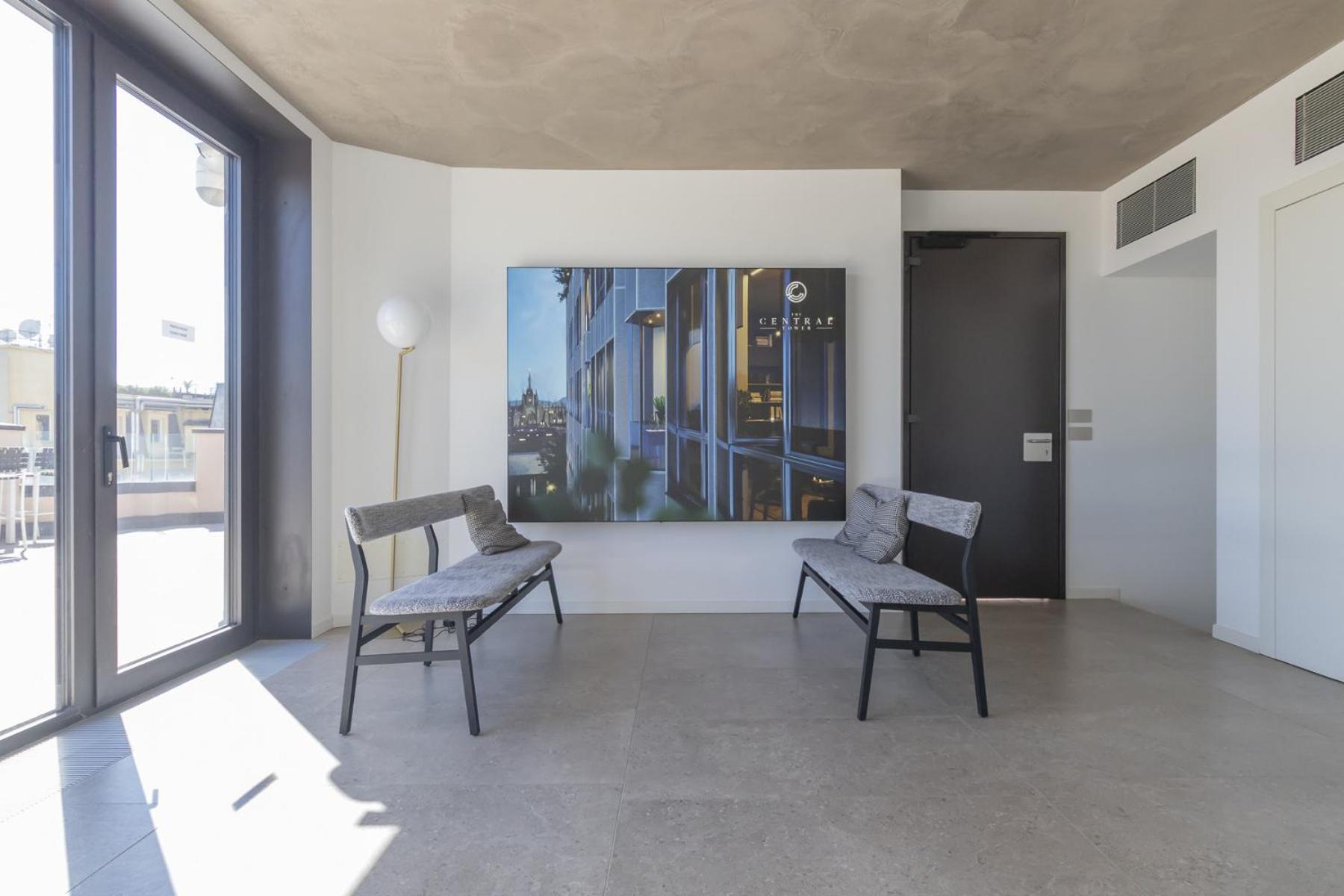 Apartment San Babila Tower With Panoramic Terrace Overlooking Duomo By Rentopolis Mailand
