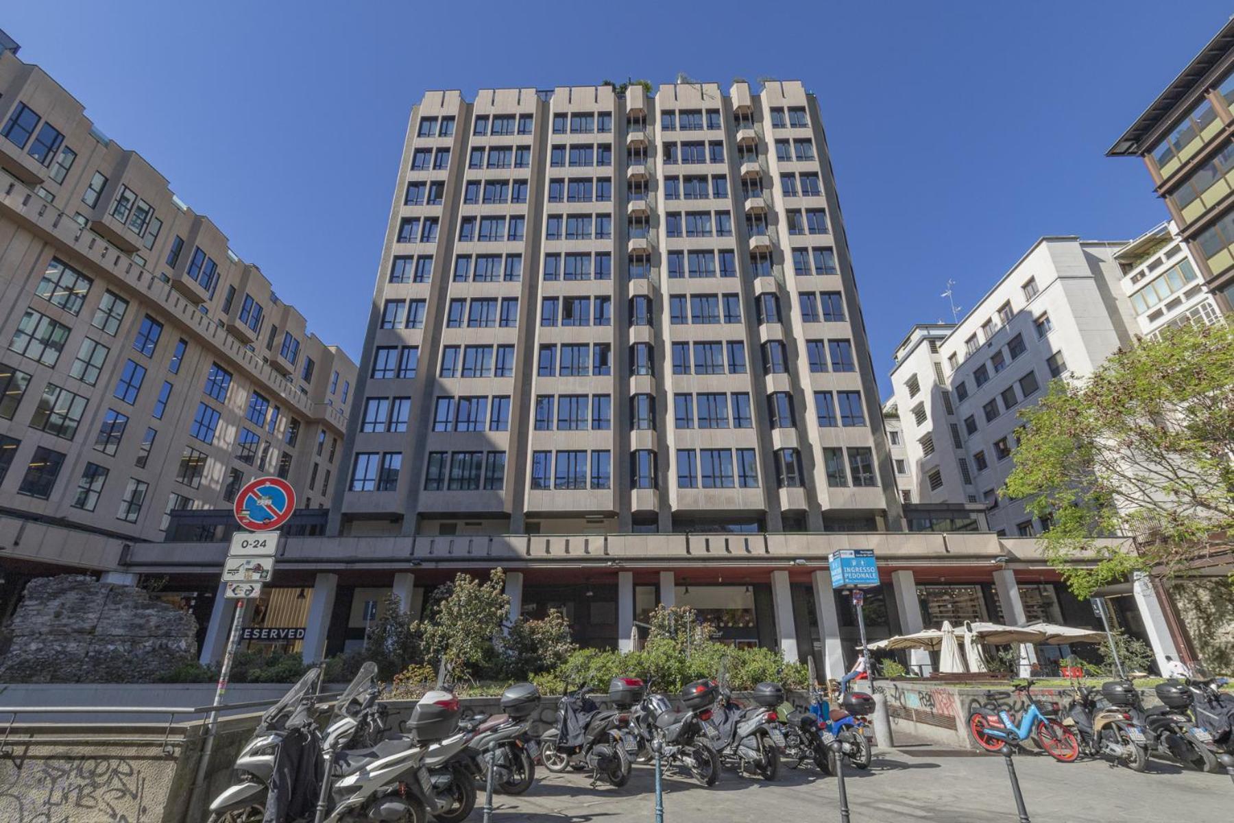 San Babila Tower With Panoramic Terrace Overlooking Duomo By Rentopolis Apartment *