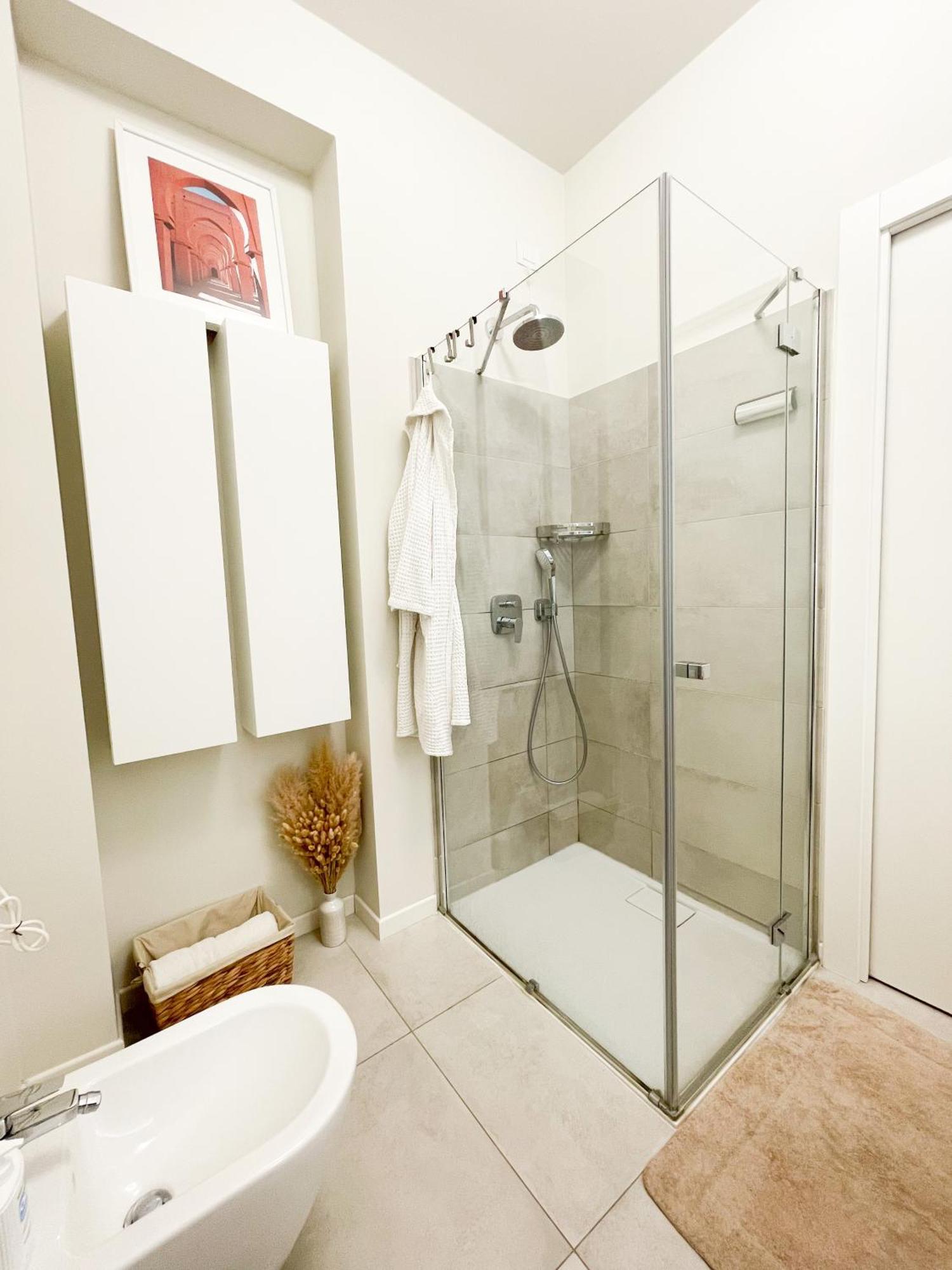 New Quiet And Design In The Heart Of * Milano