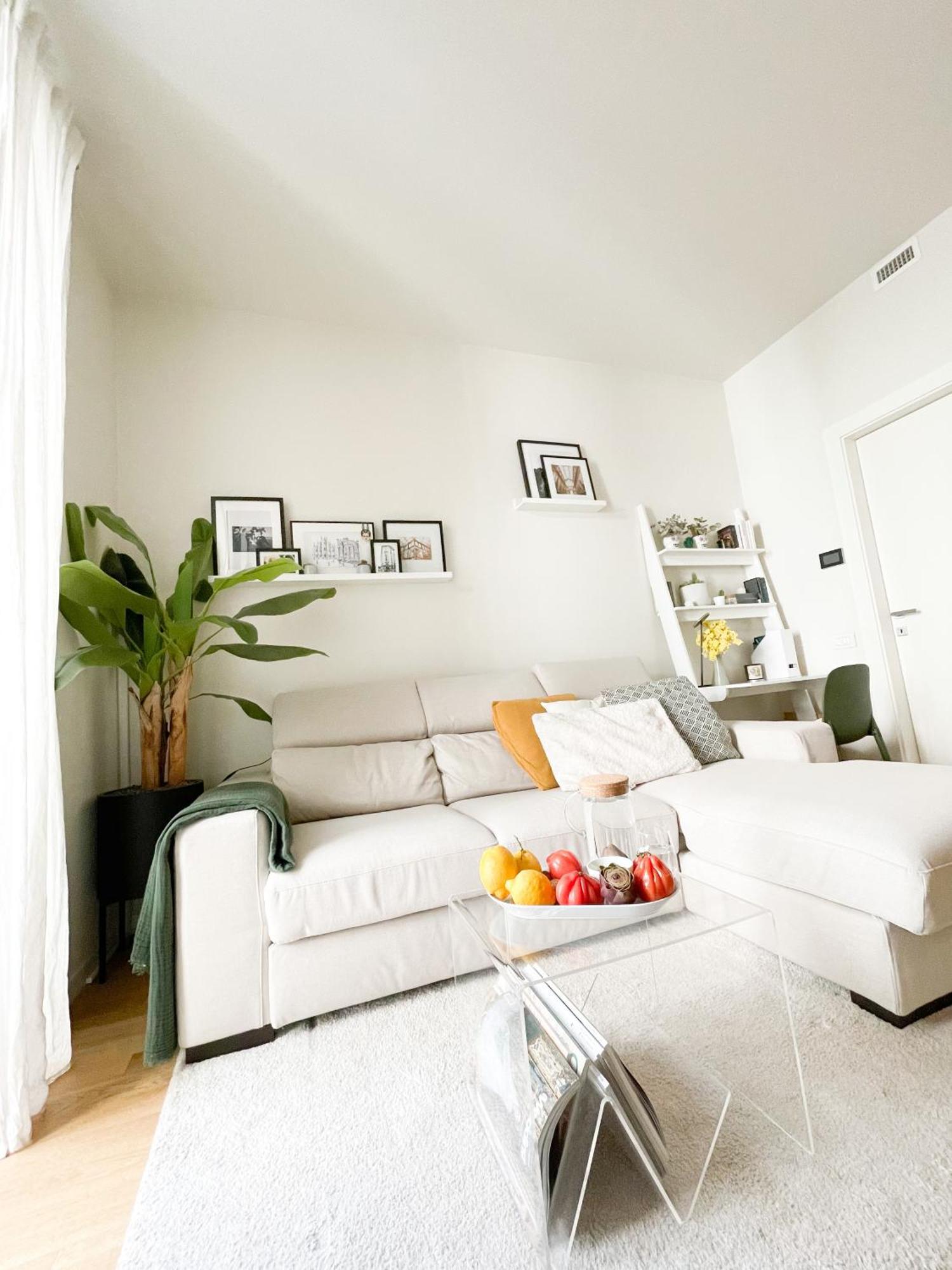 New Quiet And Design In The Heart Of * Milano
