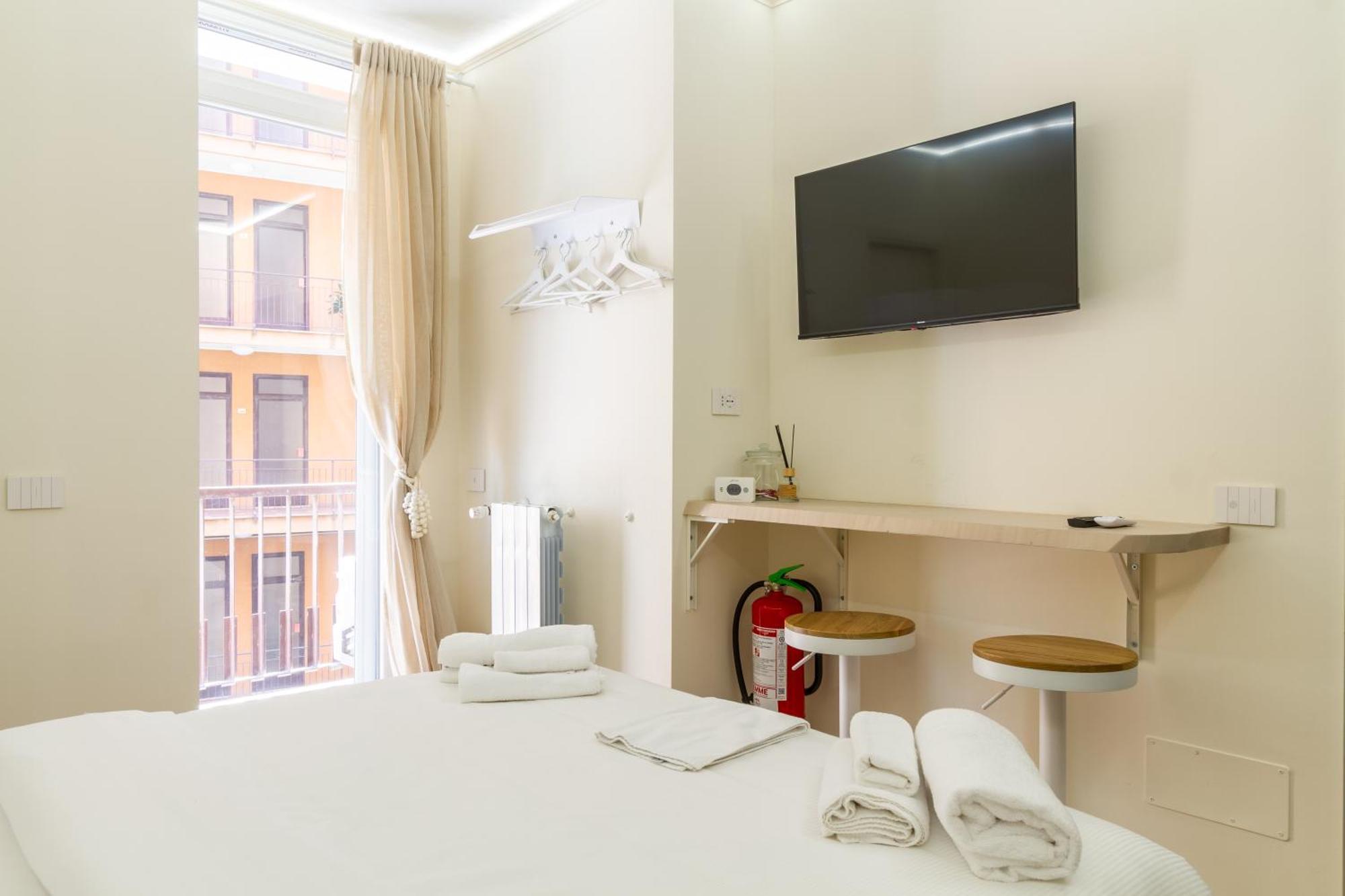 Petite - Design & Comfort * Milano