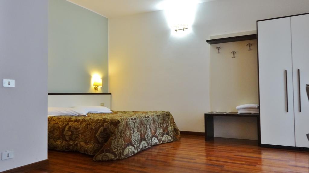 Hotel Lux Durante Milan