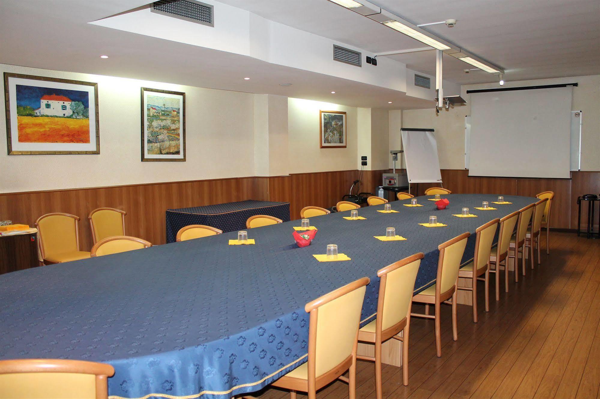 Ginosi Arizona 3* Milan