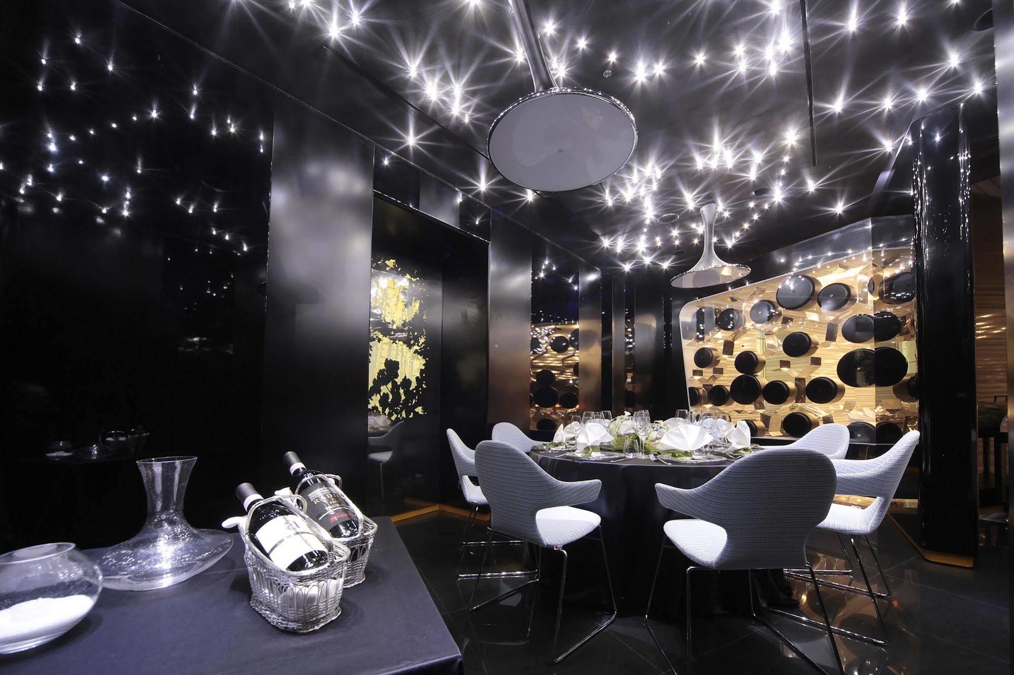 Palazzo Matteotti, The Dedica Anthology, Autograph Collection 5* Mailand