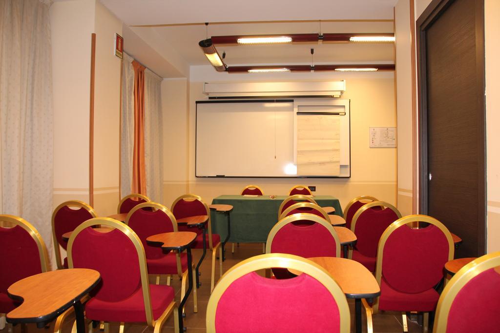 Mokinba Sant'ambroeus 3*