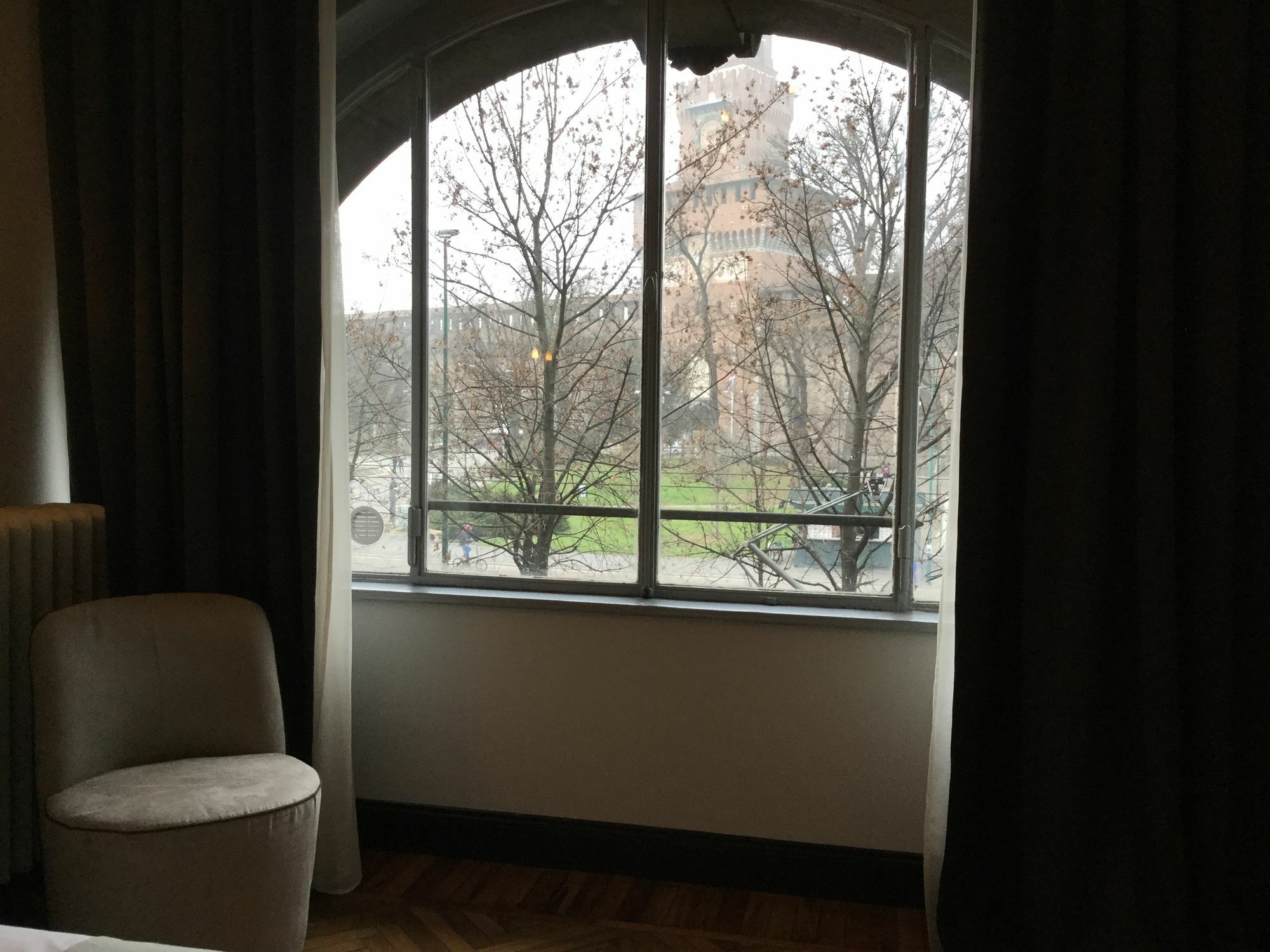 Castello 2* Mailand