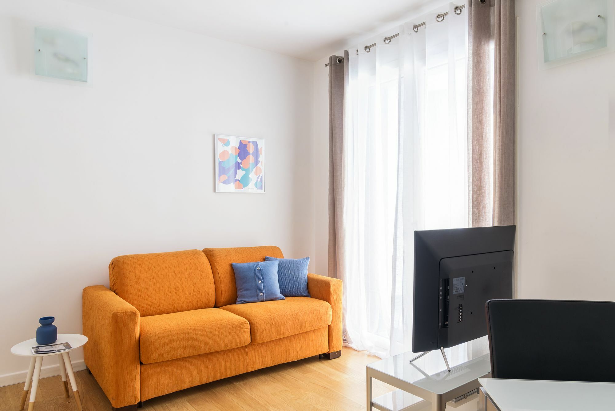 Appartement Joivy Sunny 1-bed Flat With Balcony