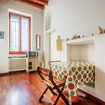 Cozy And Fancy Studio On The Navigli By Easylife