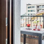 Altido Cosy 1-Bed Apartment With Balcony