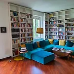 Stanza In Zona Solari In Appartamento Incantevole