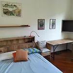 Stanza In Zona Solari In Appartamento Incantevole