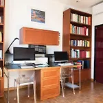 Design District Youhosty - Via Savona