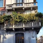 Milan City Center Luxury Apartment With Balcony