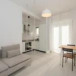 I Host Apartment - D\'Agrate 19