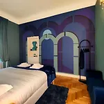 Luxury Apartment 2 Bedrooms And 2 Baths In Milan Downtown With Ac, Wifi, Subway Aiport Conneted