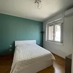 Mymi, Bilocale In Centro