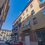 Milanogorla-Metro 50Mt-Duomo A 15 Minuti
