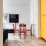 Joivy Stylish 2-Bed Flat, Easy Access To Centre