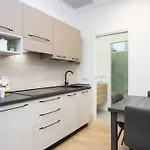 Ihost Cozy Flat - Val Strona 1