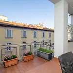 Flat In Center With Terrace, Near Garibaldi Fs