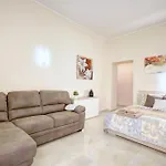 Firenze Apartment