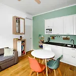 Metro Famagosta - Modern Suite Free Wifi & Parking