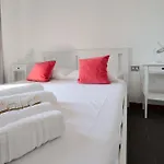 Xenia Apartments - Rustic And Cozy Apartment In Navigli