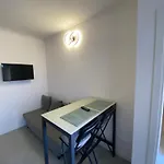 Renovated With Two Single Beds