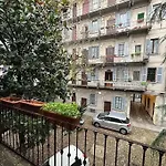 Lovely Central 2-Bedroom Apartment