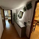 Lovely Central 2-Bedroom Apartment