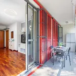 Free Private Parking - 5Min To Metro - Balcony - Quiet
