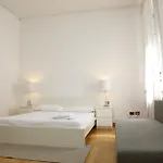 Dhomes - Apartments And Rooms