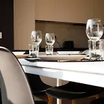 Suites In Financial District 4 Pax
