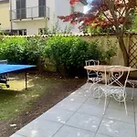 Central Apartment In Villa, Garden And Netflix