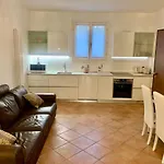 Central Apartment In Villa, Garden And Netflix