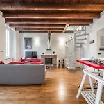 Vivimihome - Elegant Apartment 10 Minutes From The Duomo