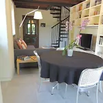 Rossi 9 Apartment