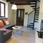 Rossi 9 Apartment