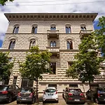 Luxurious Apartment In Milan