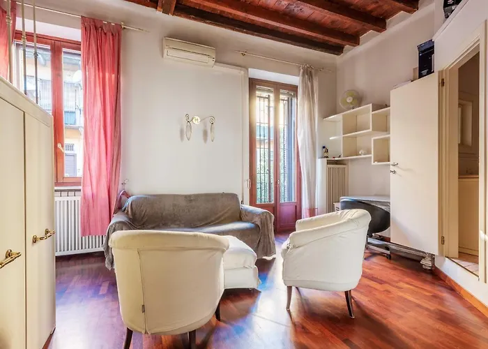 Cozy And Fancy Studio On The Navigli By Easylife