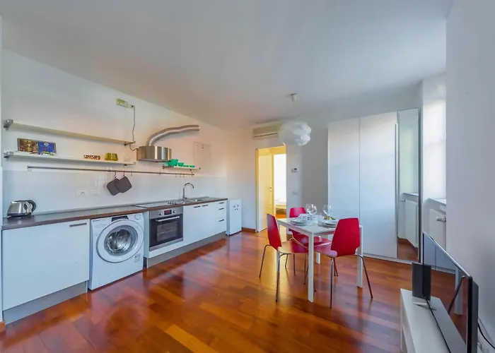 Cozy Flat 500M From Affori Fn!
