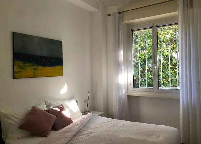 Lovely 2 Room Apartment With Small Garden